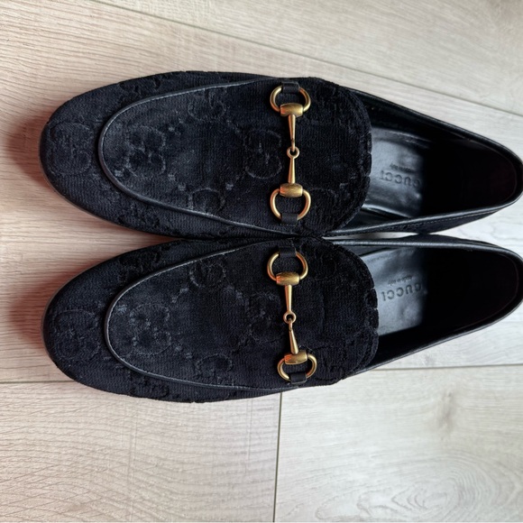 Gucci Women’s Black Velvet Loafers - Picture 1 of 6
